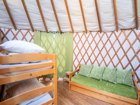 Insolite 4 personnes - Yourte Moyenne 3 Pièces 4/6 personnes Climatisée + Jacuzzi