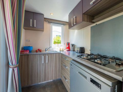 BUNGALOW 4 personnes - Mobil-home | Comfort | 2 Ch. | 4 Pers. | Terrasse surélevée | TV