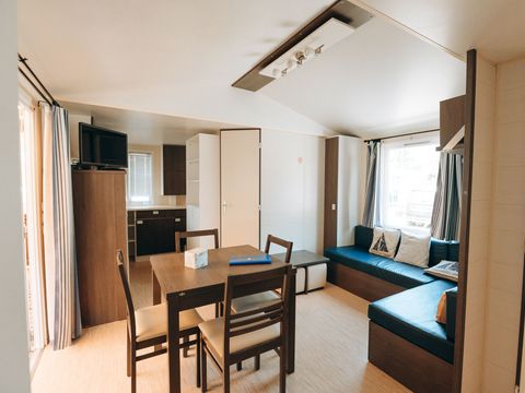MOBILHOME 4 personnes - Grand confort - terrasse couverte et fermée
