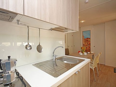 Mobilhome 6 personnes - Mobil-home | Comfort XL | 3 Ch. | 6 Pers. | Terrasse surélevée | 2 SDB | Clim.