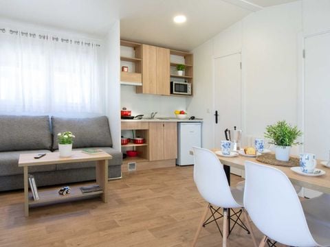 BUNGALOW 6 personnes - B. ESTELAR 3 HAB