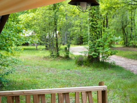 TENTE TOILE ET BOIS 5 personnes - Lodge EVASION - 2 chambres - avec sanitaires