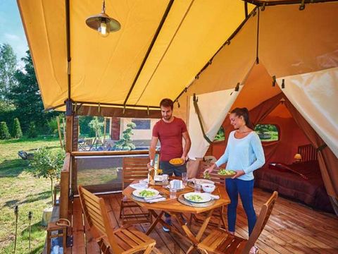 TENTE TOILE ET BOIS 5 personnes - VICTORIA (2R 4+1P)