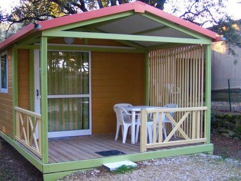 BUNGALOW 4 personnes - COTTAGE sans sanitaires