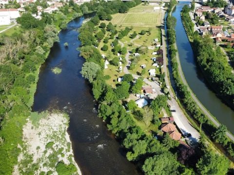 Camping L'Ile aux mille Charmes - Camping Vogezen - Afbeelding N°0