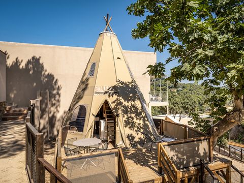 HÉBERGEMENT INSOLITE 4 personnes - Tipi Experience Lodge HÉBERGEMENT INSOLITE 4 personnes - Tipi Experience Lodge