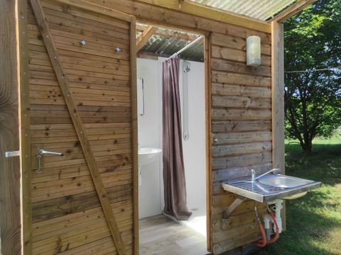 TENTE TOILE ET BOIS 5 personnes - Greenlodge avec sanitaire privé