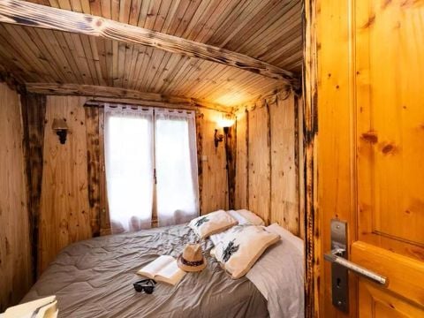 HÉBERGEMENT INSOLITE 2 personnes - Roulotte Baudelaire 1 Pièce 2 Personnes