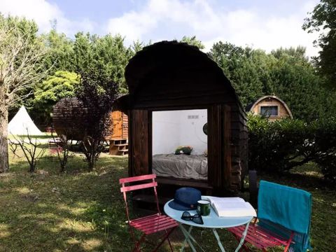 HÉBERGEMENT INSOLITE 2 personnes - Roulotte Mozart 1 pièce 2 personnes Sans Sanitaire