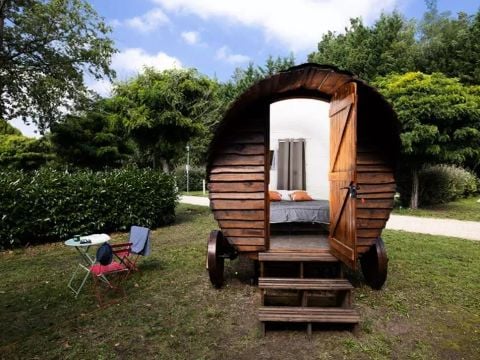 HÉBERGEMENT INSOLITE 2 personnes - Roulotte Van Beethoven 1 Pièce 2 Personnes Sans Sanitaire