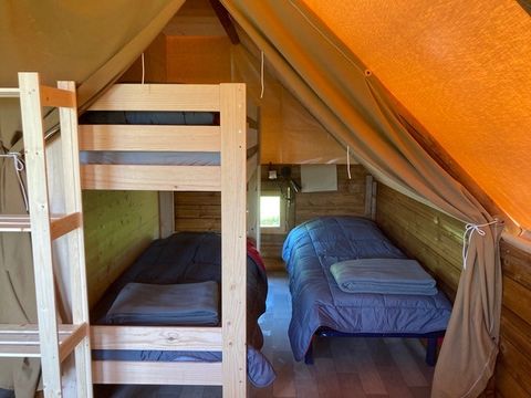 Tente en toile et en bois 5 personnes - Tente lodges sans sanitaires