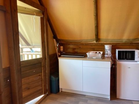 Tente en toile et en bois 5 personnes - Tente lodges sans sanitaires