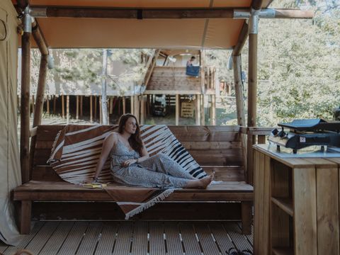 TENTE TOILE ET BOIS 5 personnes - Tente Wood Prestige Plus 5pers 2ch 1SDB 38m²