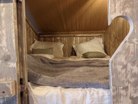 Tente en toile et en bois 6 personnes - Safari Prestige Plus 6pers 3ch 1SDB 49m²