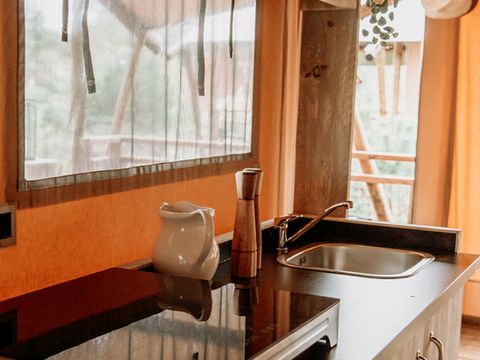 TENTE TOILE ET BOIS 6 personnes - Safari Prestige Plus 6pers 3ch 1SDB 49m²