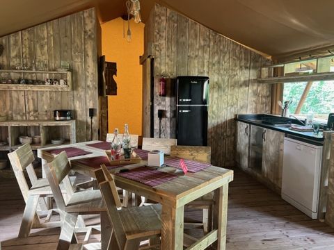 Tente en toile et en bois 6 personnes - Safari Prestige Plus 6pers 3ch 1SDB 49m²