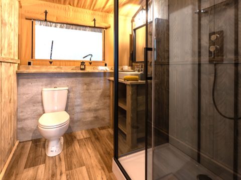 Tente en toile et en bois 6 personnes - Safari Prestige Plus 6pers 3ch 1SDB 49m²