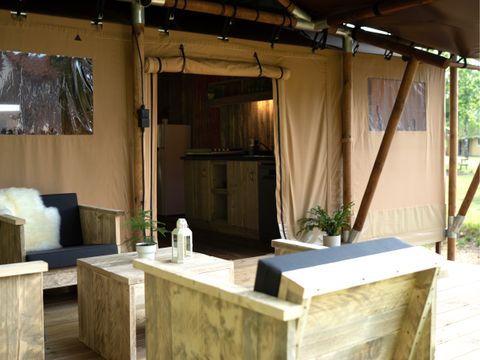 Tente en toile et en bois 6 personnes - Safari Prestige Plus 6pers 3ch 1SDB 49m²