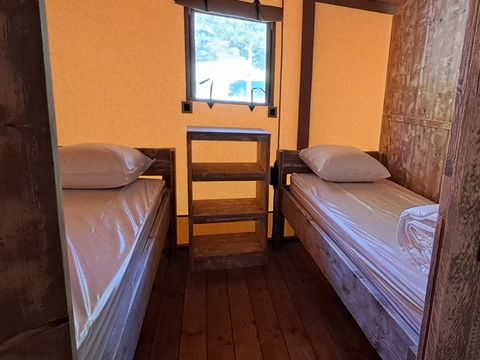 Tente en toile et en bois 6 personnes - Safari Prestige Plus 6pers 3ch 1SDB 49m²