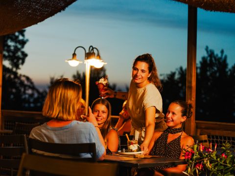 Camping Sunelia - Le Sequoia - Camping Lot - Image N°8