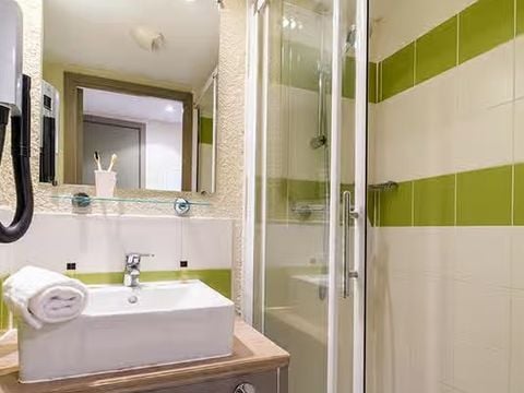 CHAMBRE 2 personnes - Essentiel Chambre 2 personnes