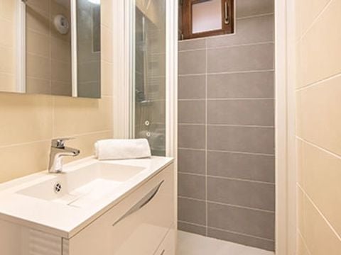 APPARTEMENT 5 personnes - "Rez-de-jardin" 2 Pièces 5 pers