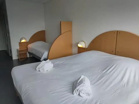 CHAMBRE 3 personnes - Chambre 16m² 1 Pièce (sans cuisine)
