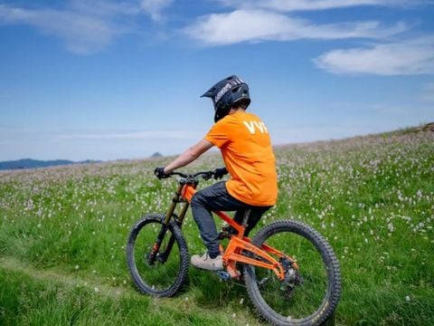 VVF Les Liorans Les Monts du Canal - Camping Cantal - Image N°35
