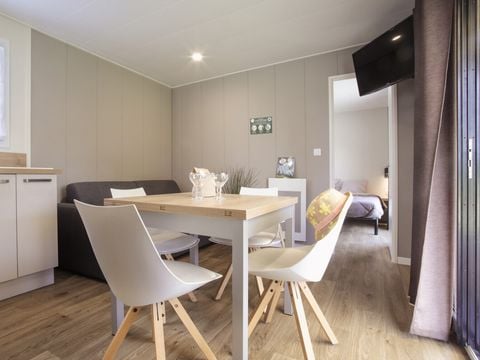 MOBILHOME 6 personnes - ROOMS SUITES - TV