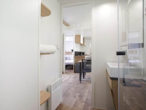 Mobilhome 4 personnes - Nest29 30,8 m²- 2 chambres + Terrasse couverte + TV