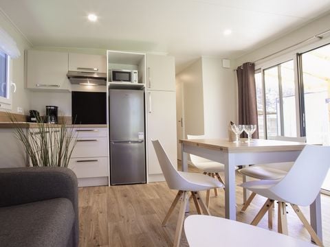 Lodge 4 personnes - Lodge Family 34,02 m² - 2 chambres + Terrasse + TV