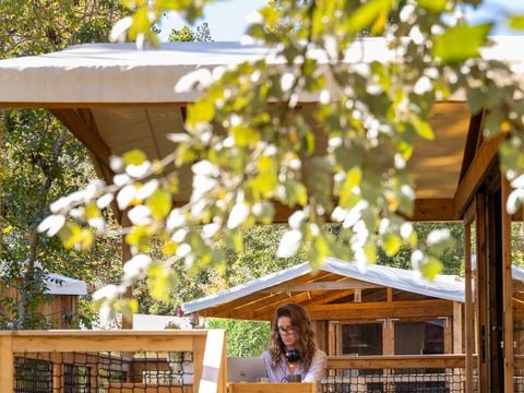 TENTE TOILE ET BOIS 4 personnes - Cosy Glamping, 2ch, 1 sdb