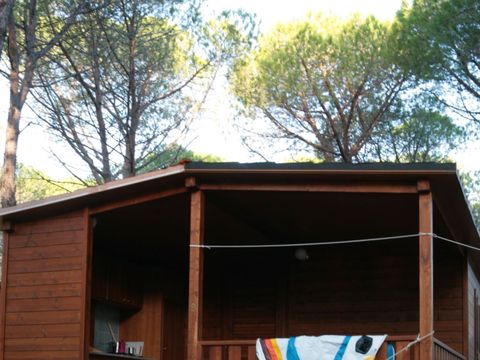 BUNGALOW 4 personnes - en bois 2+2 Confort