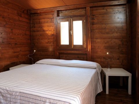 BUNGALOW 4 personnes - en bois 2+2 Confort