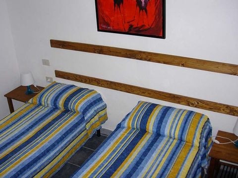 BUNGALOW 4 personnes - en brique 2+2