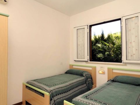BUNGALOW 6 personnes - En dur - 2 pièces