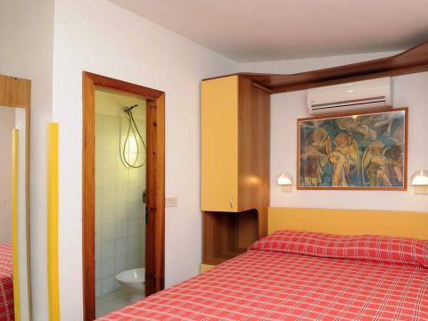 BUNGALOW 4 personnes - En dur - une pièce