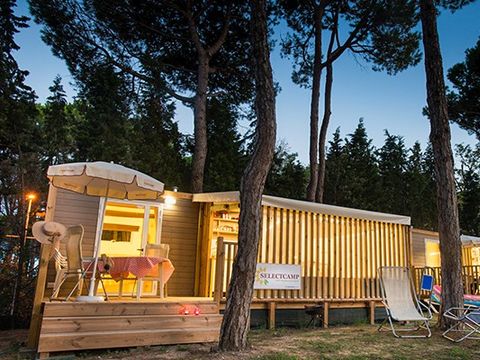 Tente en toile et en bois 5 personnes - Lodge hybride | 2 Ch. | 4/5 Pers. | 1 SDB | Clim.