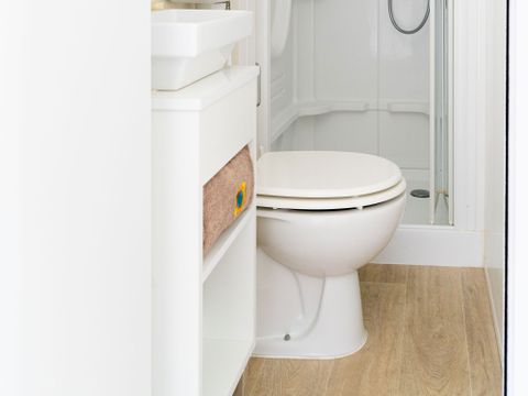 LODGE 4 personnes - Lodge Animaux Admis