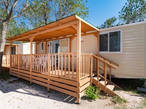 LODGE 4 personnes - Lodge Animaux Admis