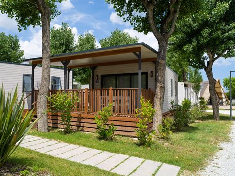 LODGE 4 personnes - Lodge superior Animaux Admis