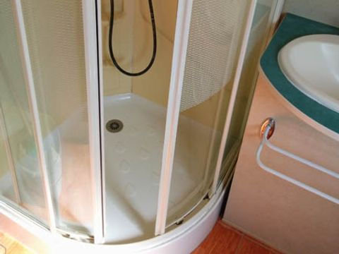 BUNGALOW TOILÉ 6 personnes - Gitotel