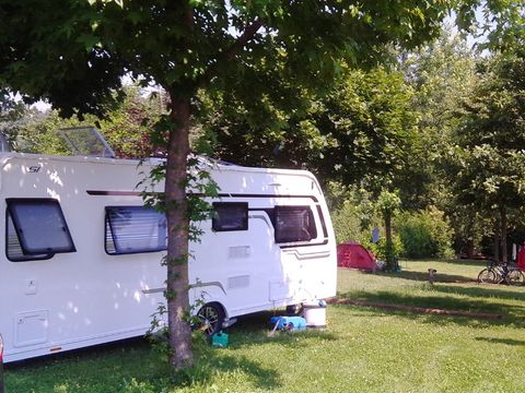 Emplacement - forfait 1 personne 1 tente/caravane/camping-car