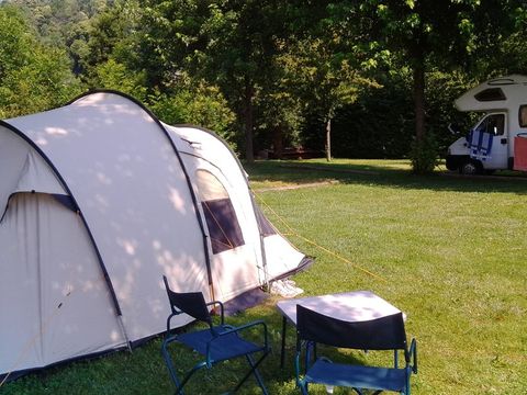 Emplacement - forfait 1 personne 1 tente/caravane/camping-car