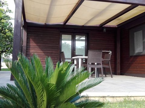 APPARTEMENT 2 personnes - avec vue sur le jardin  2 adultes - 1 chambre avec lit double