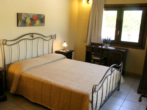 APPARTEMENT 4 personnes - Vue jardin  4 personnes - 1 chambre avec lit double + 2 lits supplémentaires