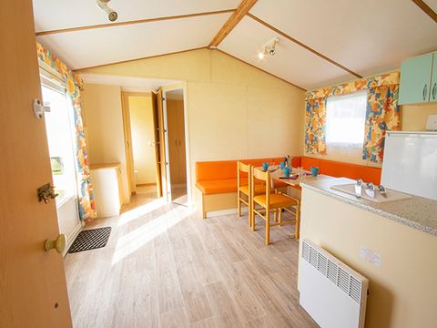 BUNGALOW 5 personnes - 2 chambres 4 adultes + 1 enfant