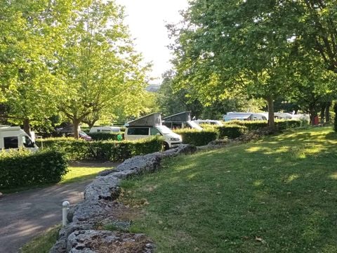 Camping Au Coeur des Vignes - Camping Jura - Image N°2