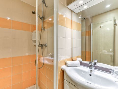 APPARTEMENT 3 personnes - 3 pièces-3 personnes (Séjour + Petit-déjeuner)