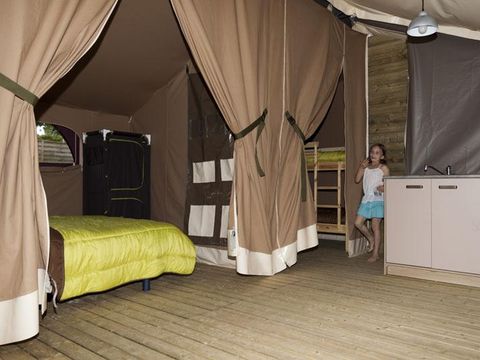 TENTE TOILE ET BOIS 5 personnes - Lodge NIAGARA 40m² avec Salle de bain 
